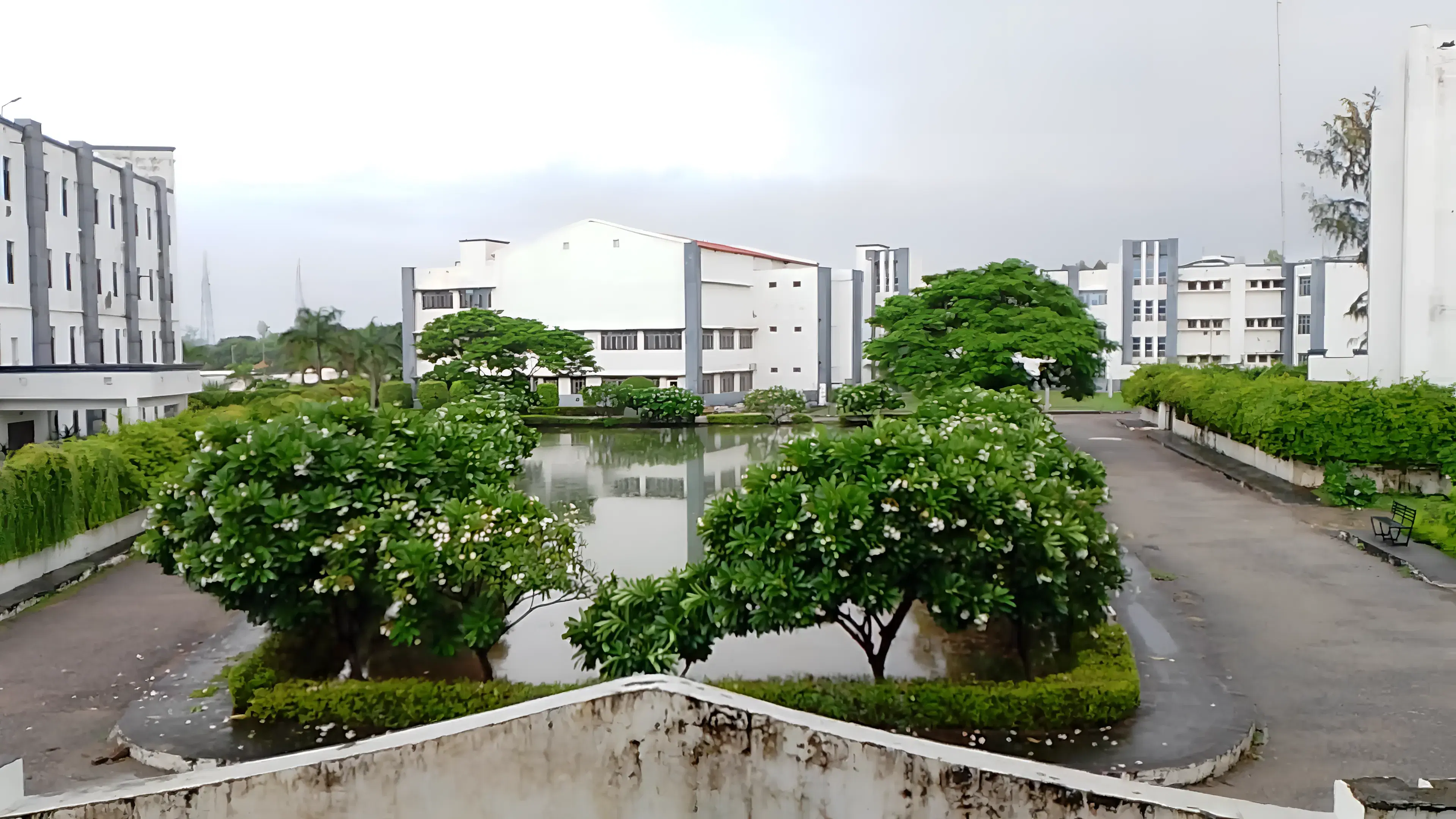 Shri Ram Murti Smarak International Business School Lucknow academic infrastrucre photo 9